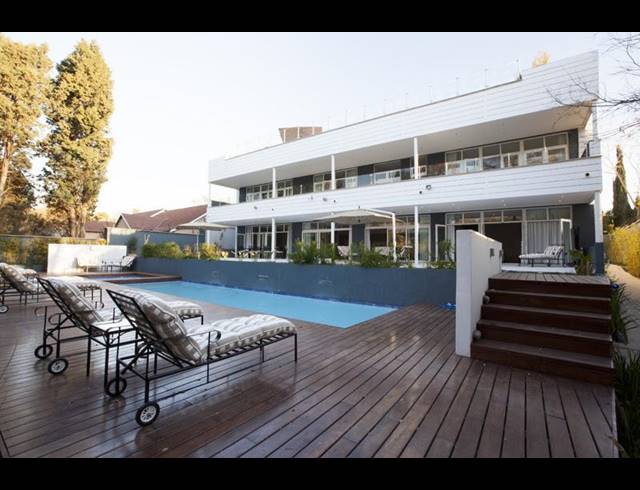 4 BEDROOM HOUSE RENTED IN GALLO MANOR
